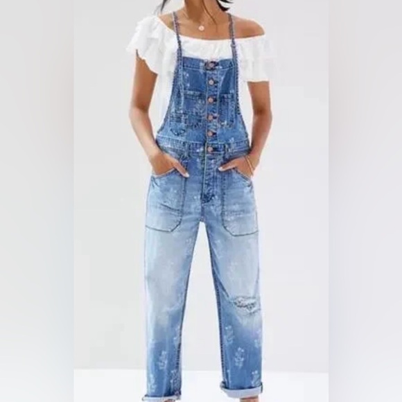 Pilcro Denim - Anthropologie Pilcro floral pattern denim painter’s overalls size 28